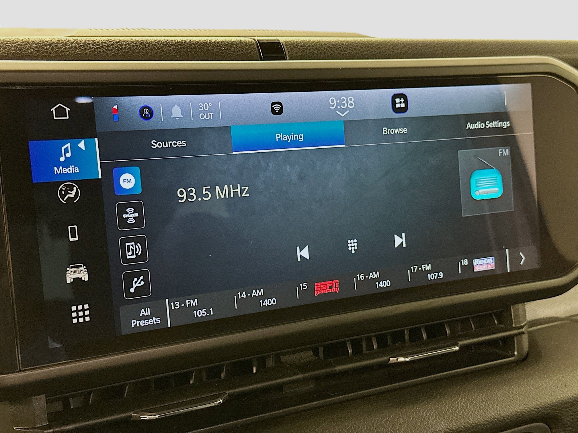 Used 2024 Jeep Wrangler Sport S image 21