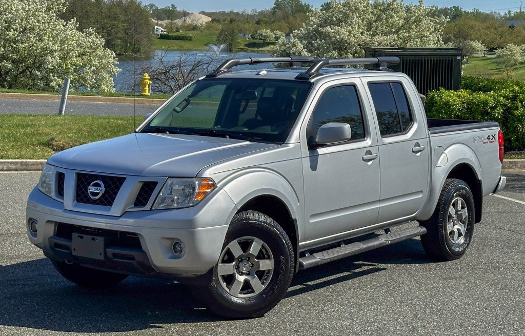 Used 2012 Nissan Frontier PRO-4X w/ Pro-4x Luxury Pkg AWD/4WD image 3