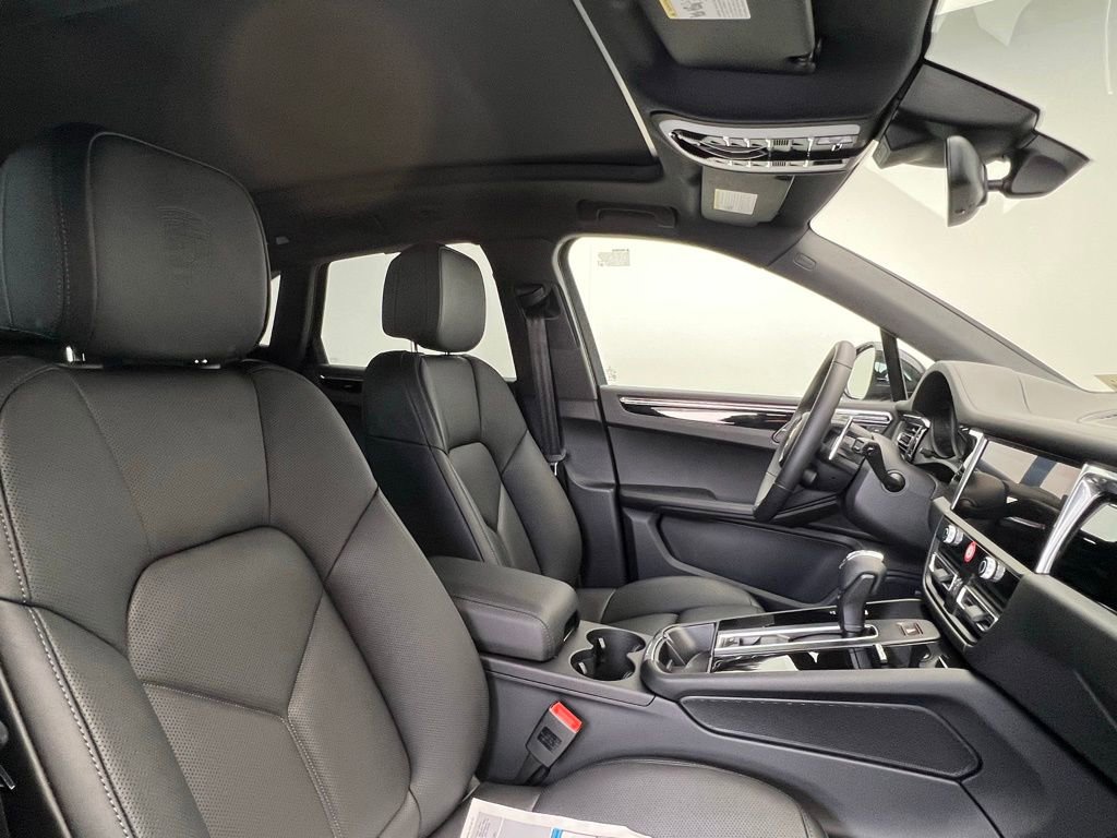 New 2026 Porsche Macan image 18