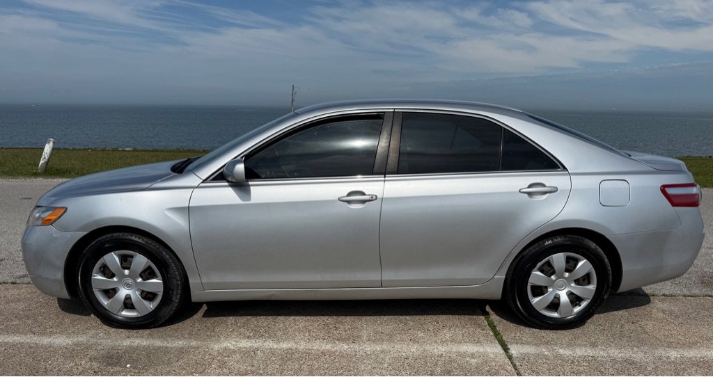 Used 2009 Toyota Camry LE FWD image 8