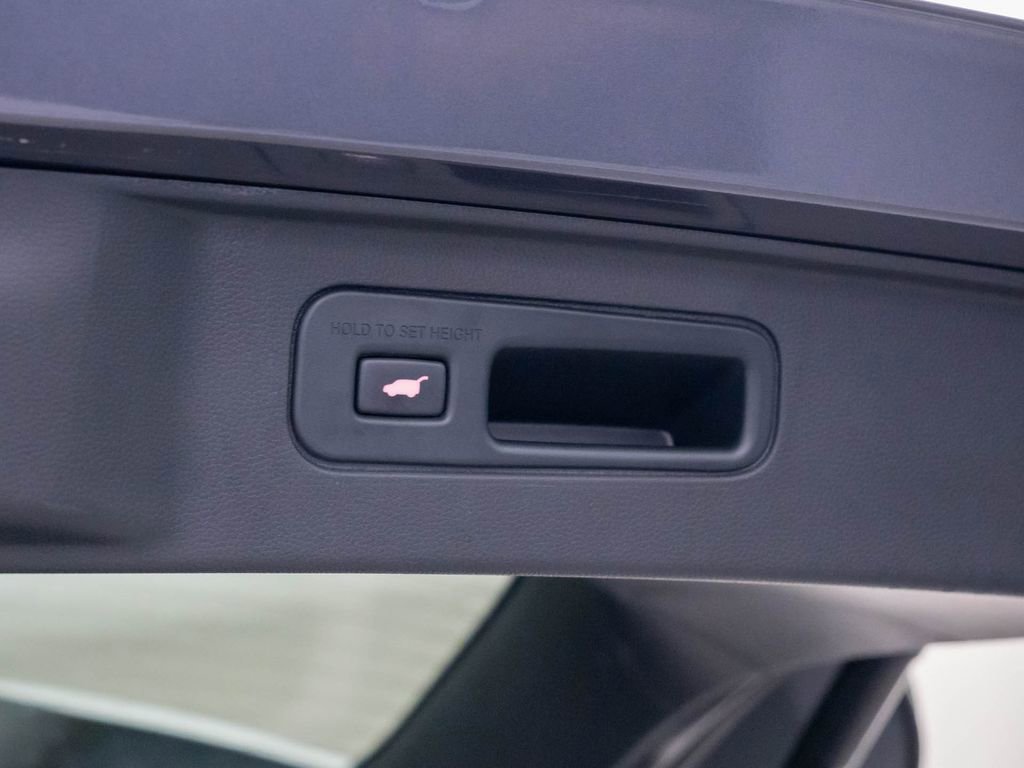 Certified 2024 Honda Pilot Touring image 32