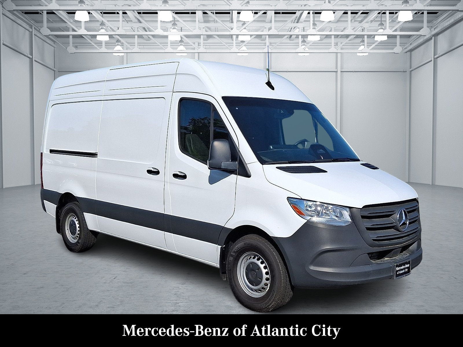 Used 2025 Mercedes-Benz Sprinter 2500 image 1