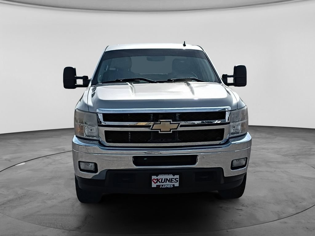 Used 2011 Chevrolet Silverado 2500 LTZ w/ LTZ Plus Package AWD/4WD image 2