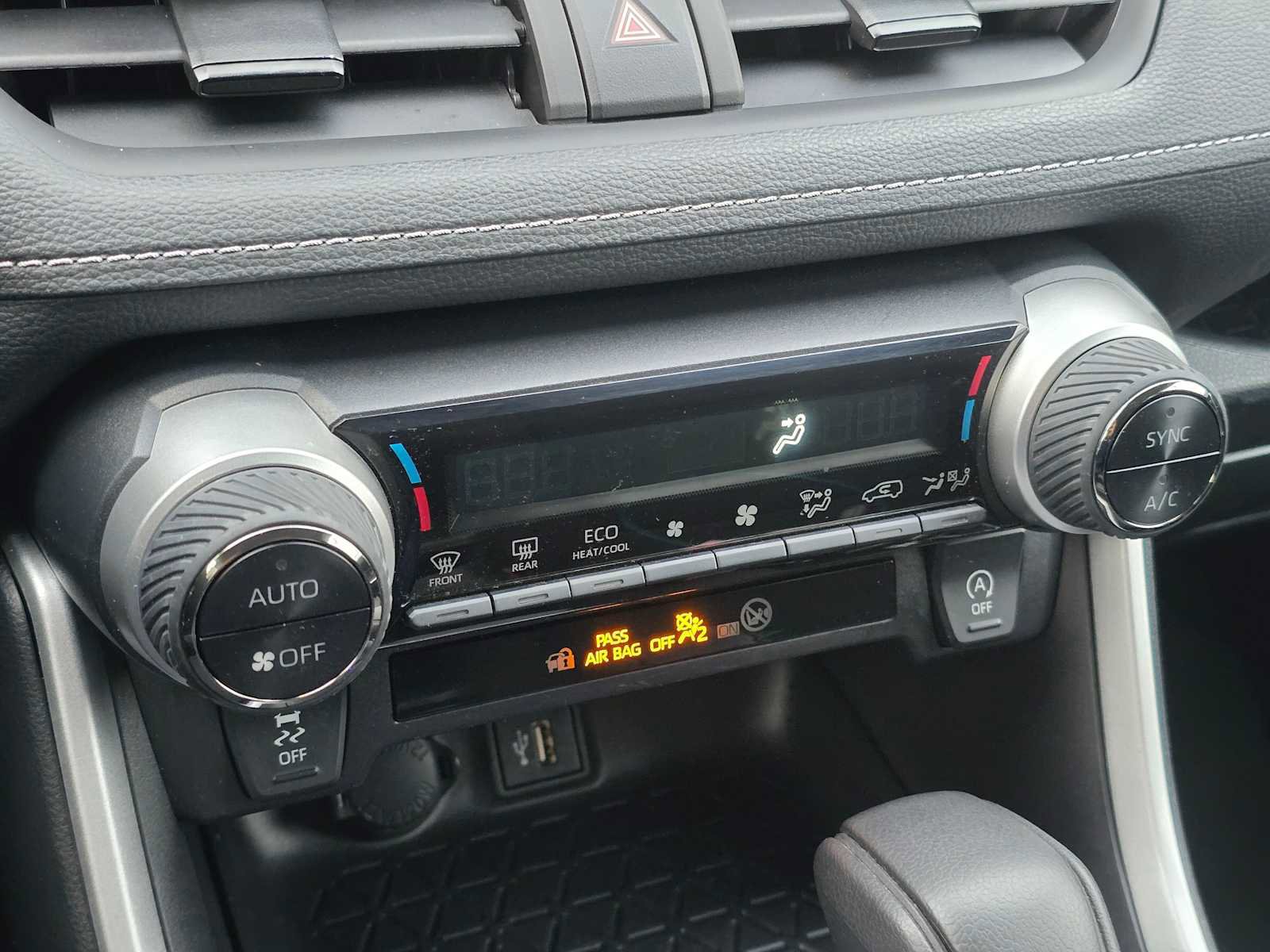 Used 2024 Toyota RAV4 XLE image 29