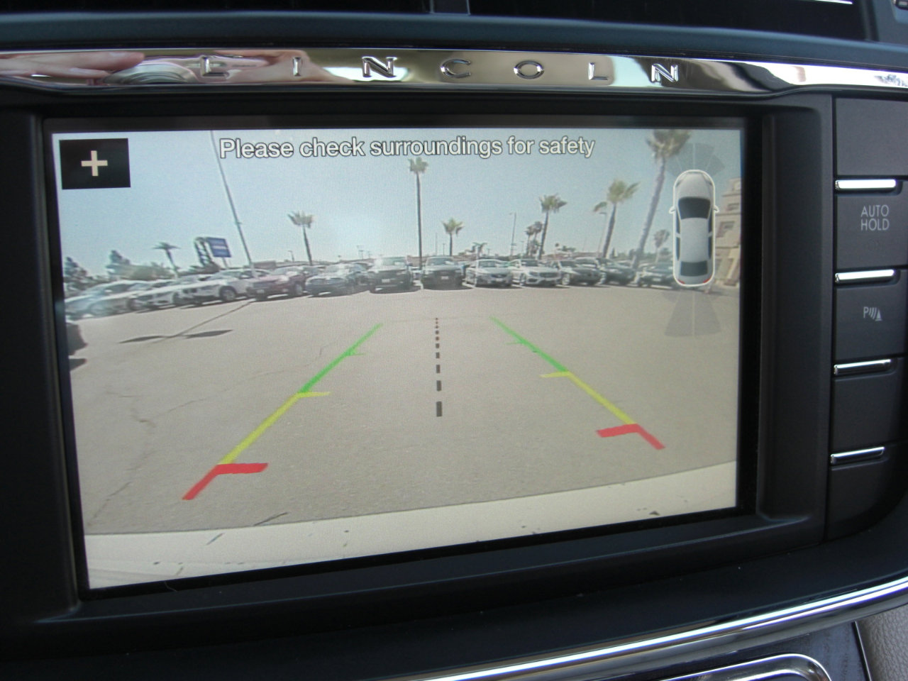 Used 2017 Lincoln Continental Premiere image 24