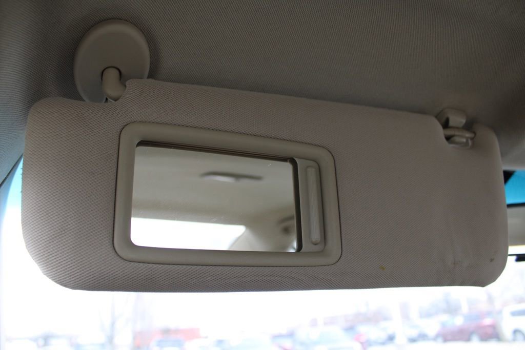 Used 2012 Toyota Camry LE image 40