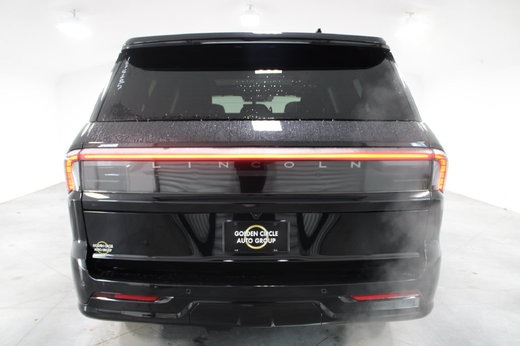 New 2026 Lincoln Navigator L Reserve w/ Jet Appearance Package AWD/4WD image 7