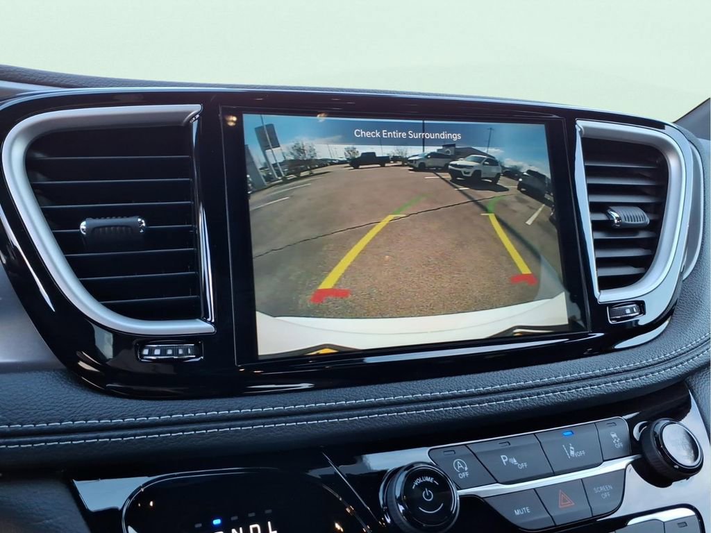 New 2026 Chrysler Pacifica Select FWD image 24