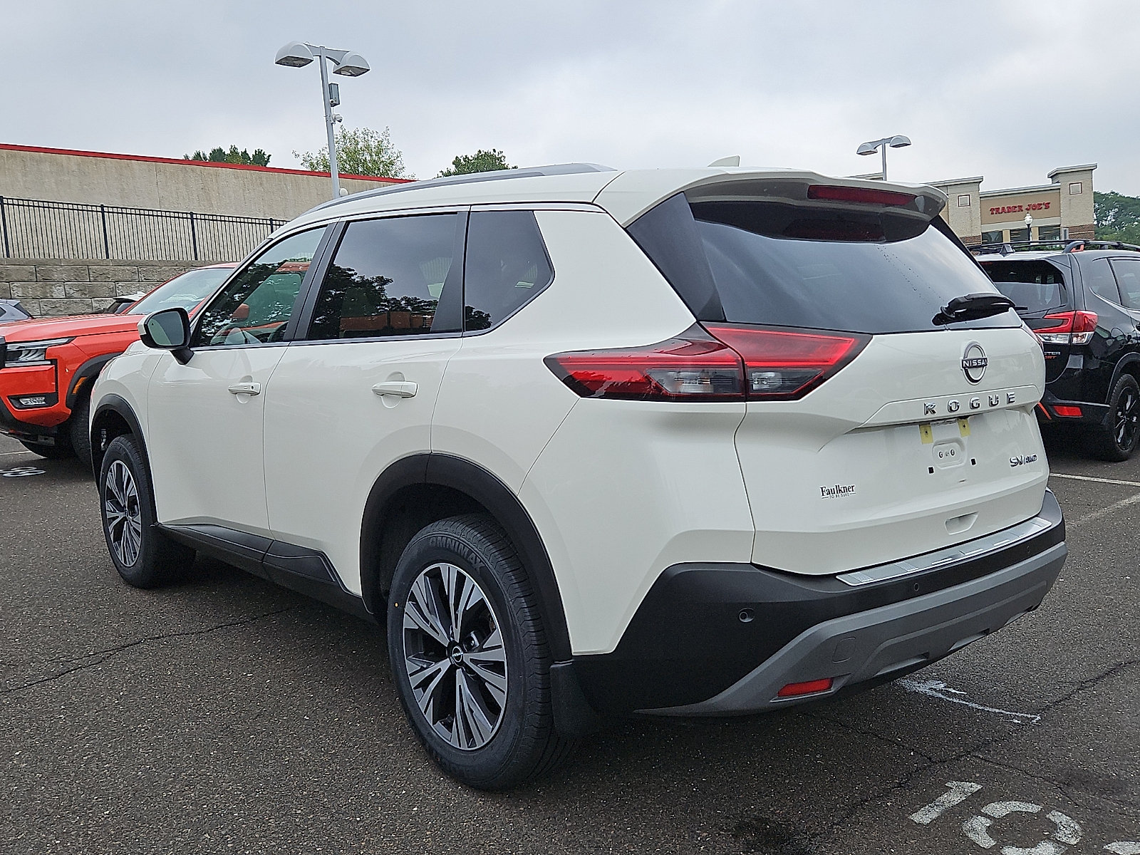 Certified 2023 Nissan Rogue SV w/ SV Premium B Package AWD/4WD image 4