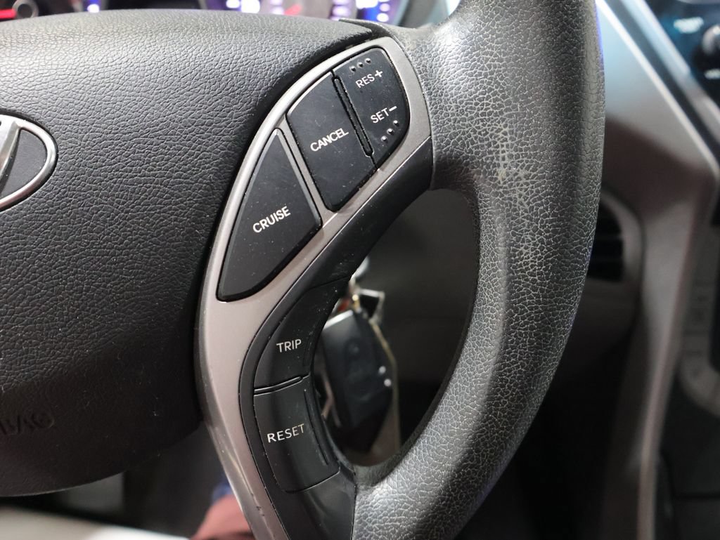 Used 2013 Hyundai Elantra GLS w/ Preferred Pkg FWD image 27