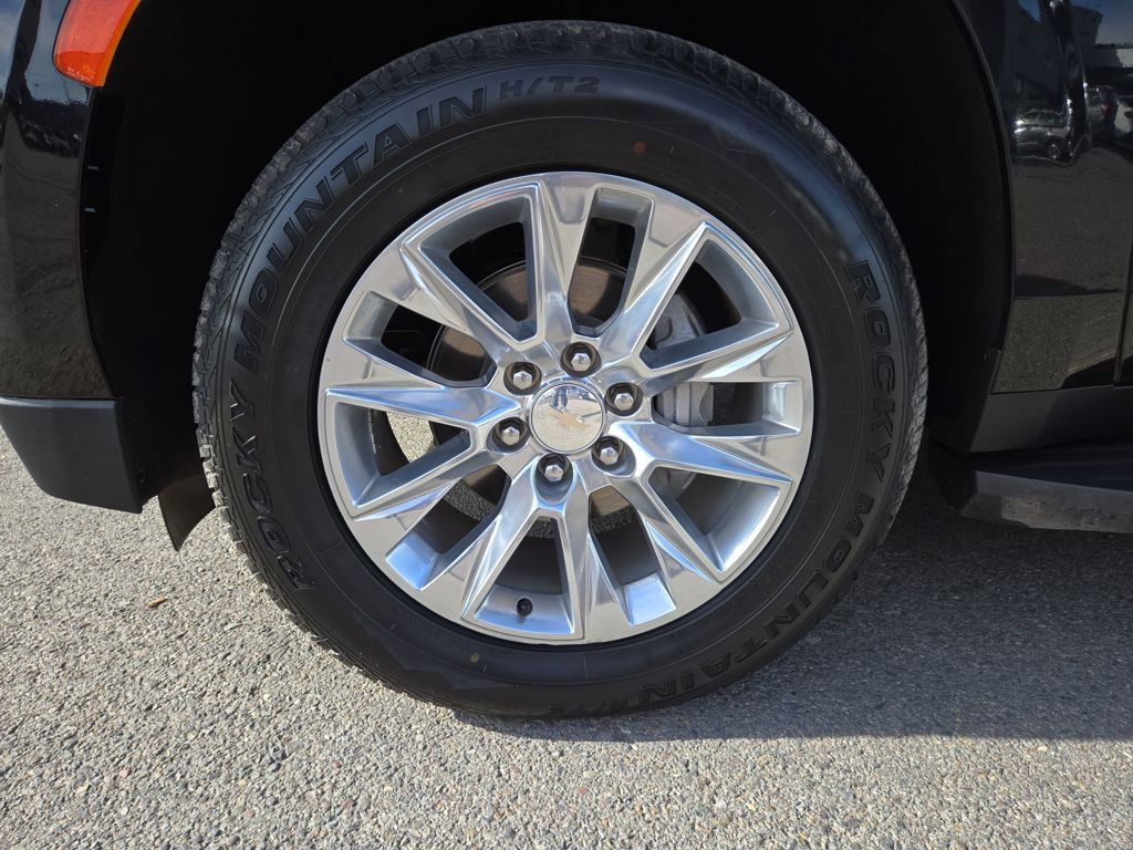 Used 2024 Chevrolet Suburban Premier image 10