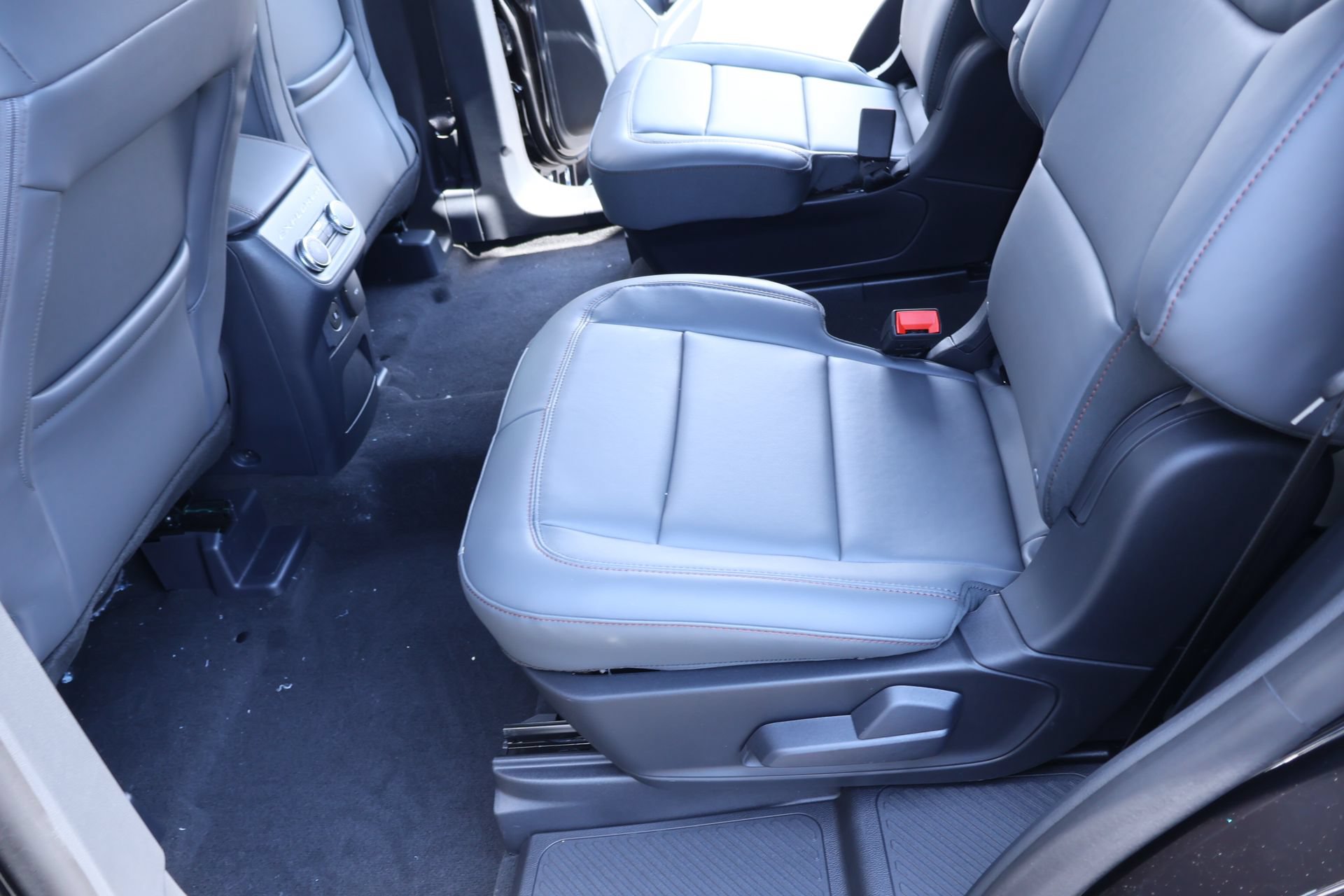 New 2026 Ford Explorer Active w/ Active Comfort Package AWD/4WD image 13