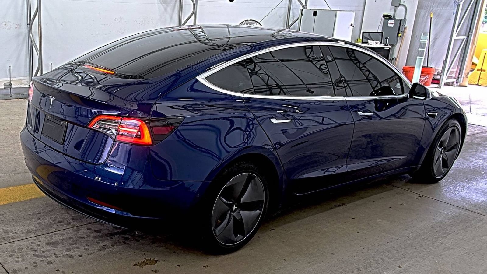 Used 2019 Tesla Model 3 Long Range RWD image 3