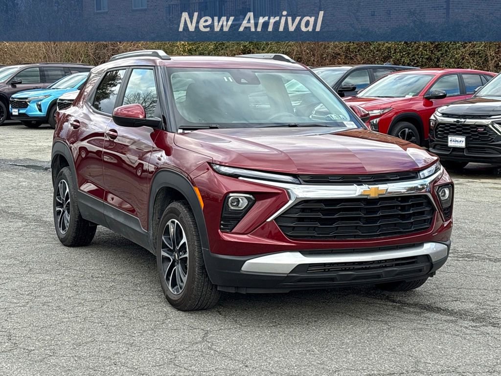 Certified 2025 Chevrolet TrailBlazer LT w/ Driver Confidence Package image 4