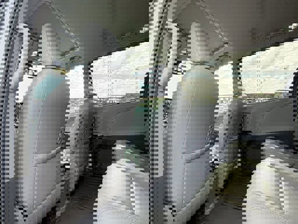 Used 2019 Toyota Sienna XLE image 19