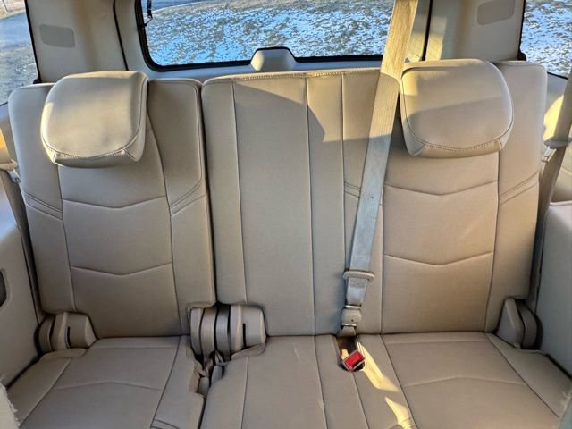 Used 2016 Cadillac Escalade ESV Luxury image 8