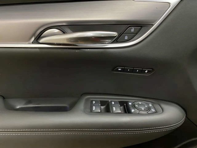 Used 2024 Cadillac XT6 Luxury AWD/4WD image 31