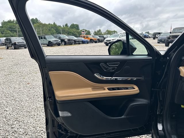 Used 2023 Lincoln Corsair Reserve w/ Equipment Group 201A AWD/4WD image 23