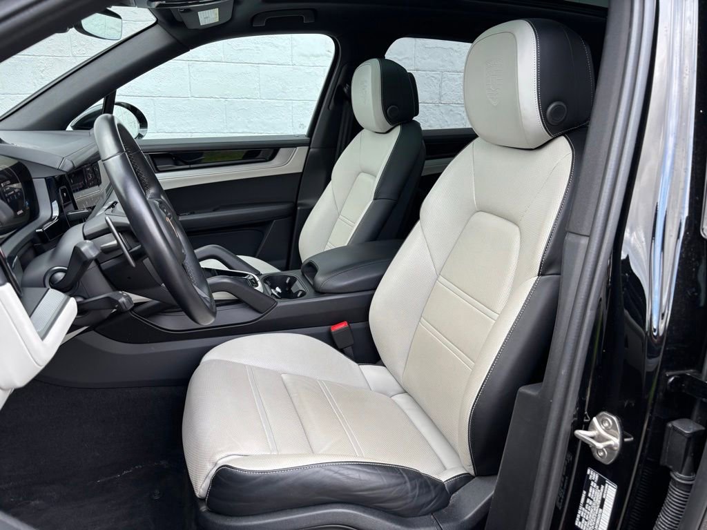 Certified 2024 Porsche Cayenne S AWD/4WD image 5