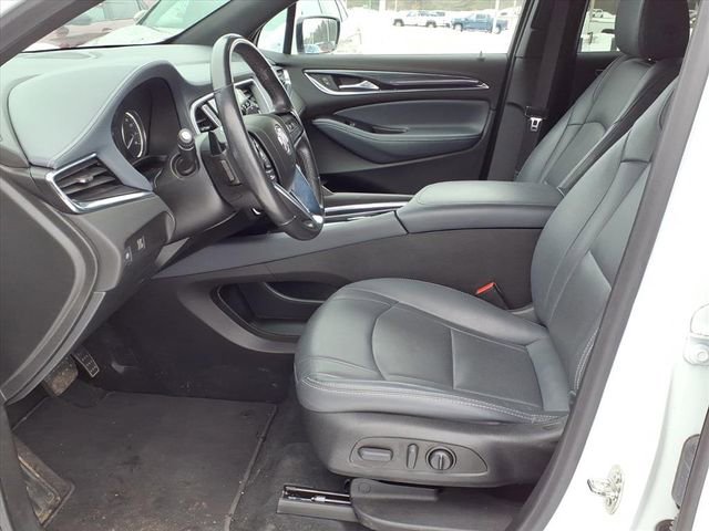 Used 2023 Buick Enclave Essence image 11