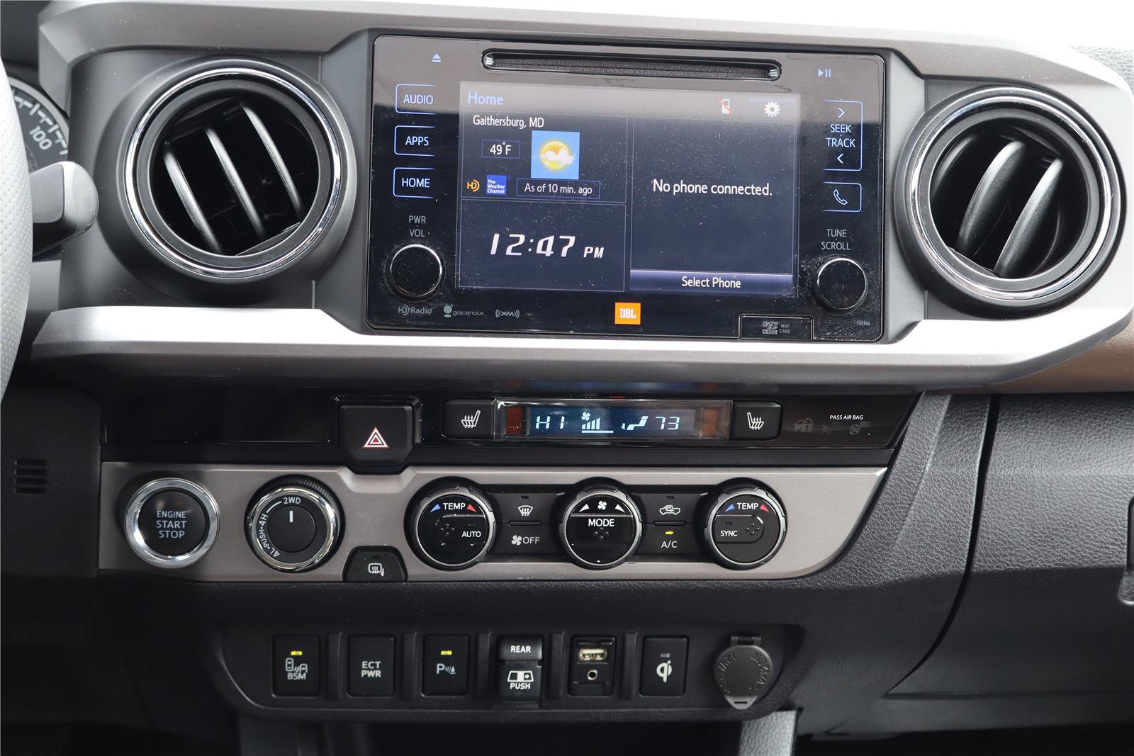 Used 2018 Toyota Tacoma Limited AWD/4WD image 19