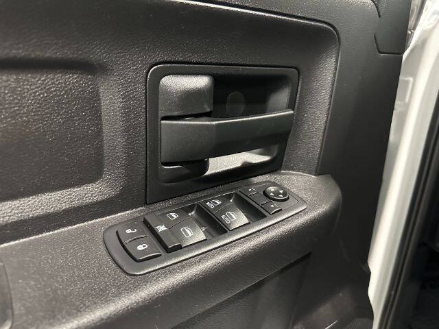 Used 2016 RAM 2500 Tradesman w/ Chrome Appearance Group AWD/4WD image 17