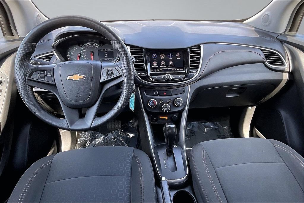 Used 2022 Chevrolet Trax LS w/ Tint and Cruise Package FWD image 16