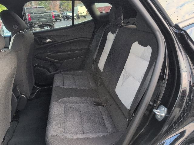 Used 2024 Chevrolet Trax RS FWD image 32