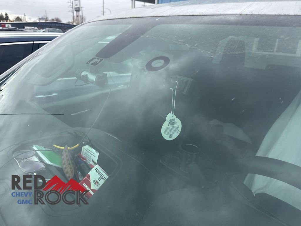 Used 2020 Chevrolet Silverado 1500 Custom w/ Custom Value Package AWD/4WD image 12