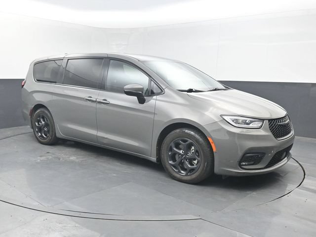 Used 2023 Chrysler Pacifica Touring-L w/ S Appearance Package FWD image 8
