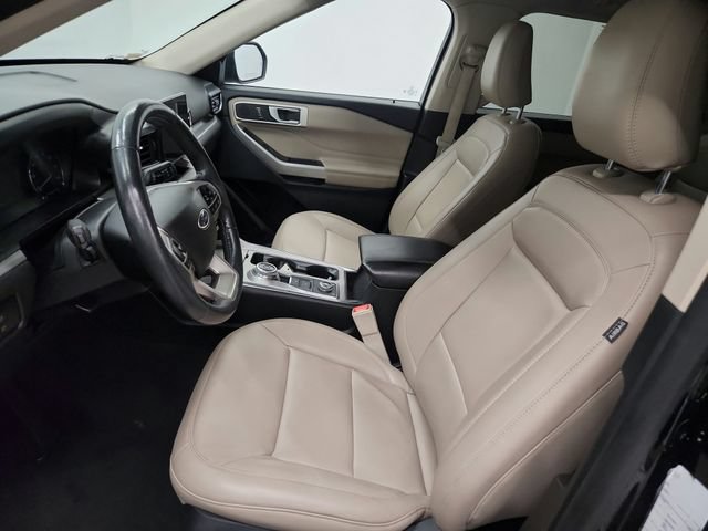 Used 2023 Ford Explorer XLT w/ Equipment Group 202A AWD/4WD image 19