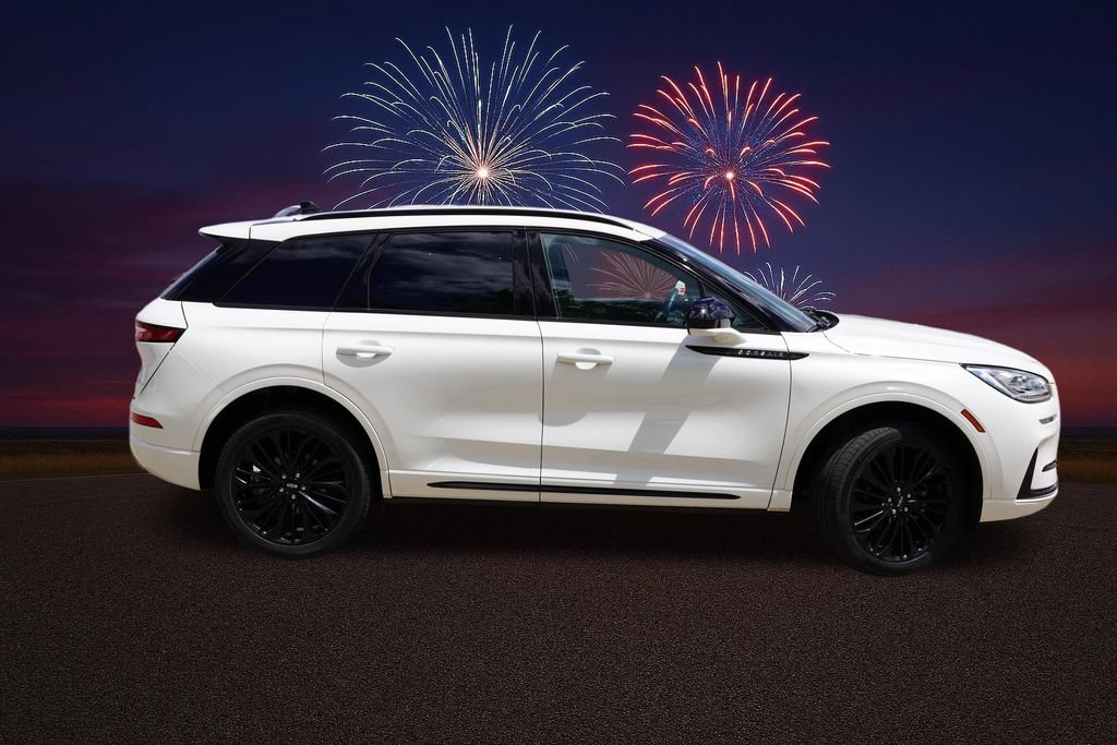 Used 2023 Lincoln Corsair Reserve w/ Jet Appearance Package AWD/4WD image 3