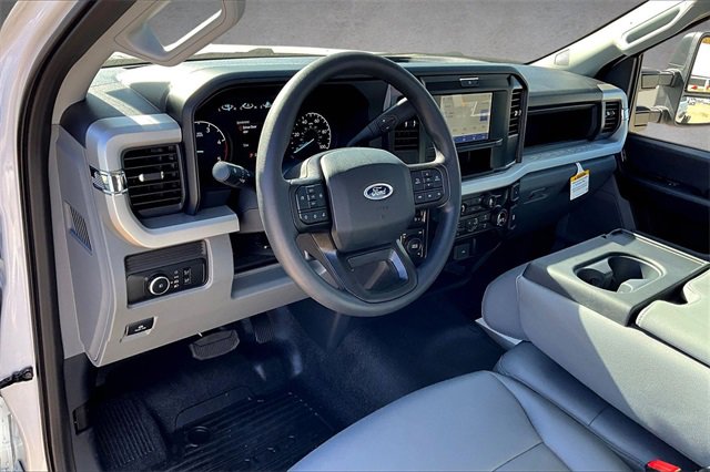 New 2026 Ford F350 XL w/ XL Chrome Package image 4