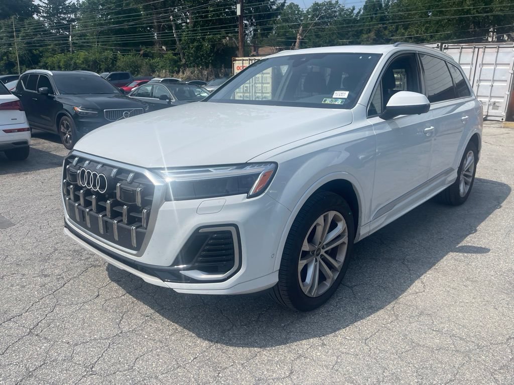 Certified 2025 Audi Q7 2.0T Premium w/ Premium Plus Package AWD/4WD image 3