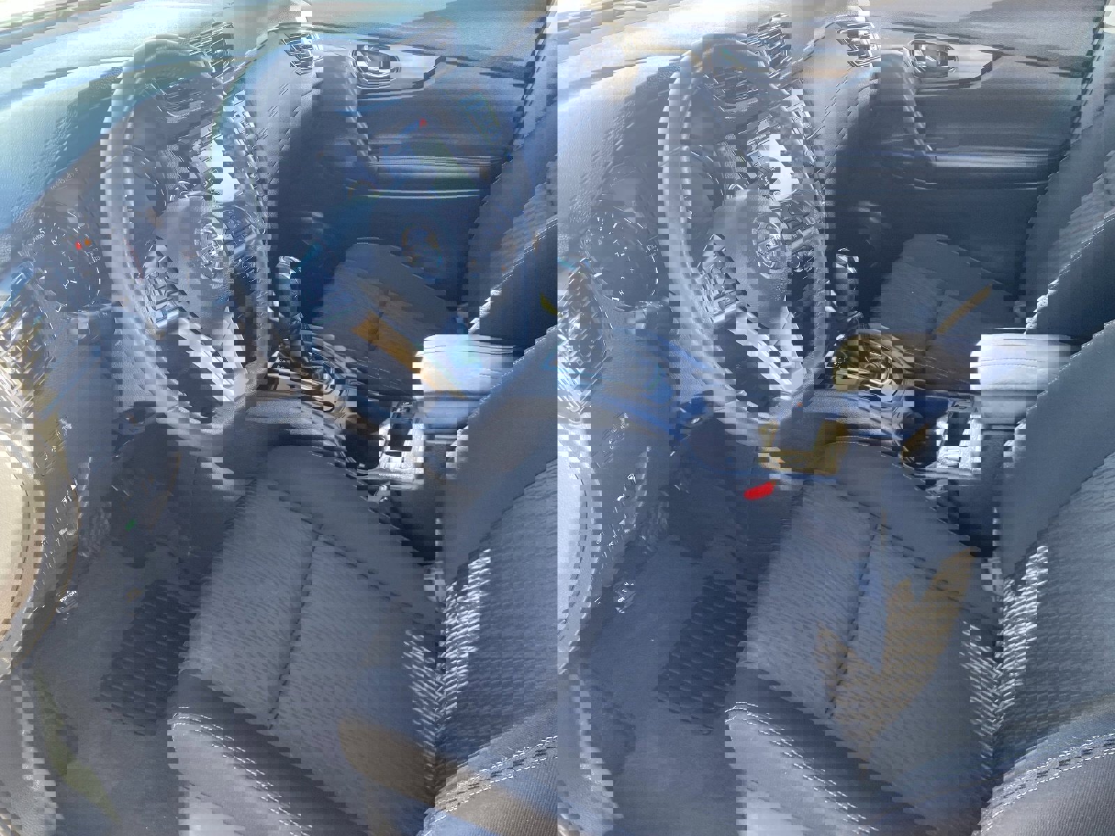 Used 2018 Nissan Rogue SV image 20