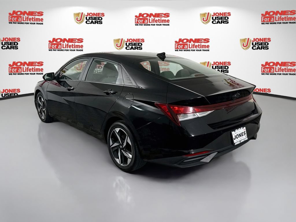 Used 2023 Hyundai Elantra SEL w/ Convenience Package FWD image 2