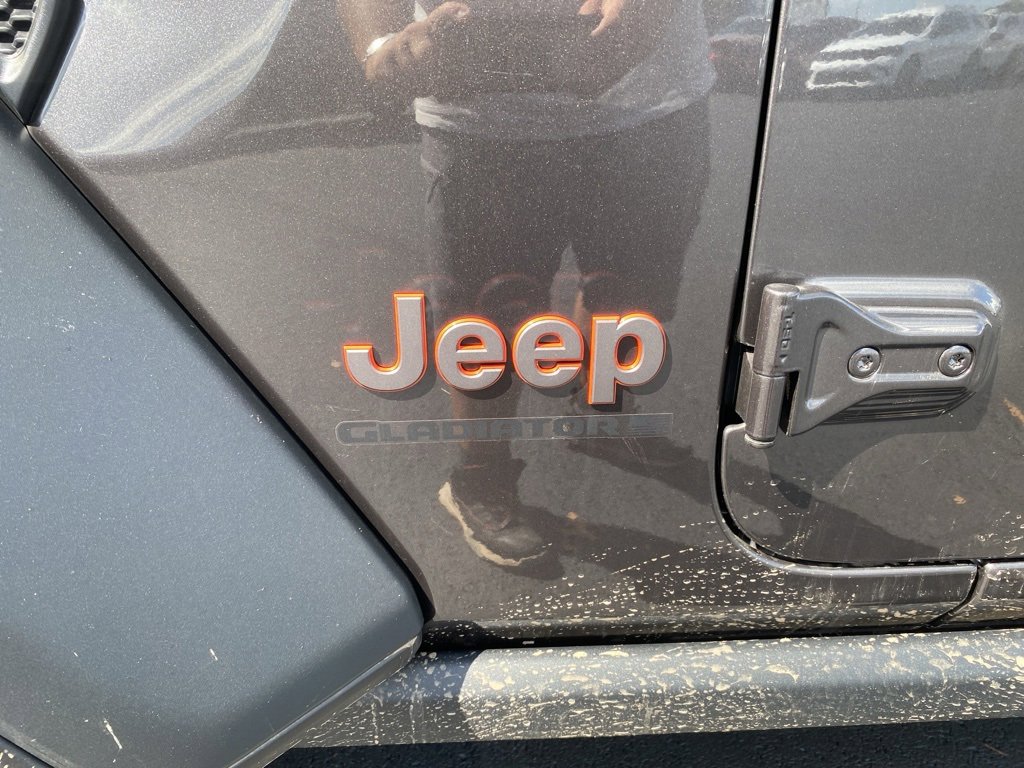 New 2025 Jeep Gladiator Mojave w/ Convenience Group image 10