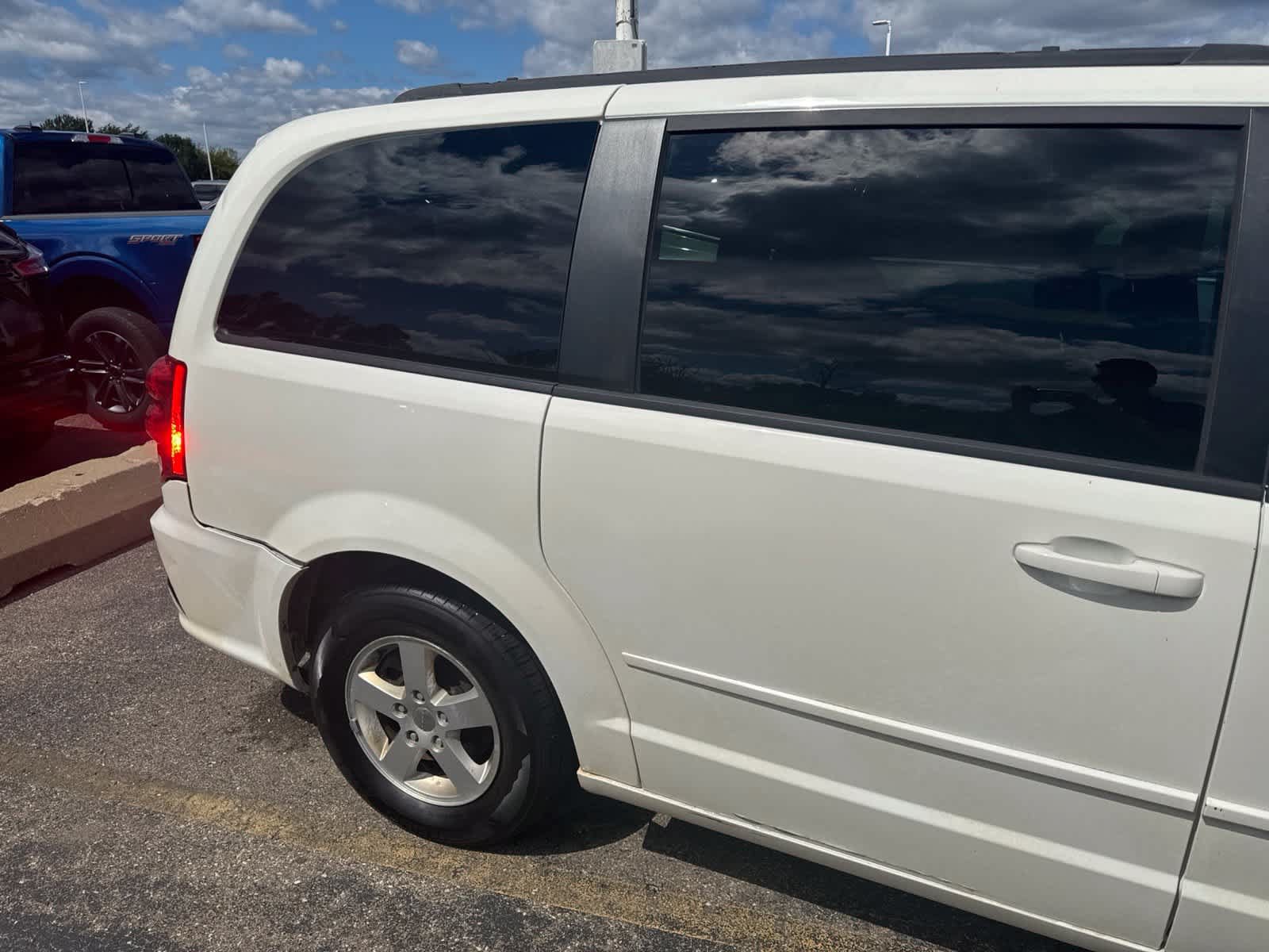 Used 2013 Dodge Grand Caravan SXT FWD image 7