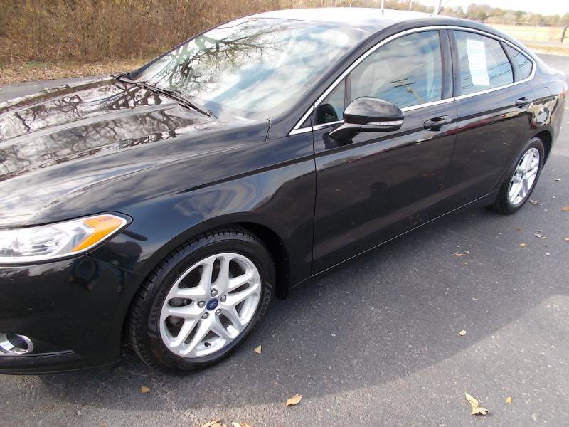Used 2015 Ford Fusion SE w/ Equipment Group 202A image 7
