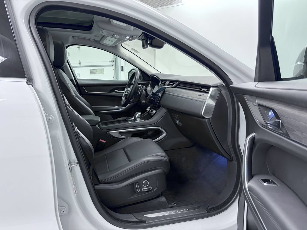 Used 2021 Jaguar F-PACE AWD/4WD image 16