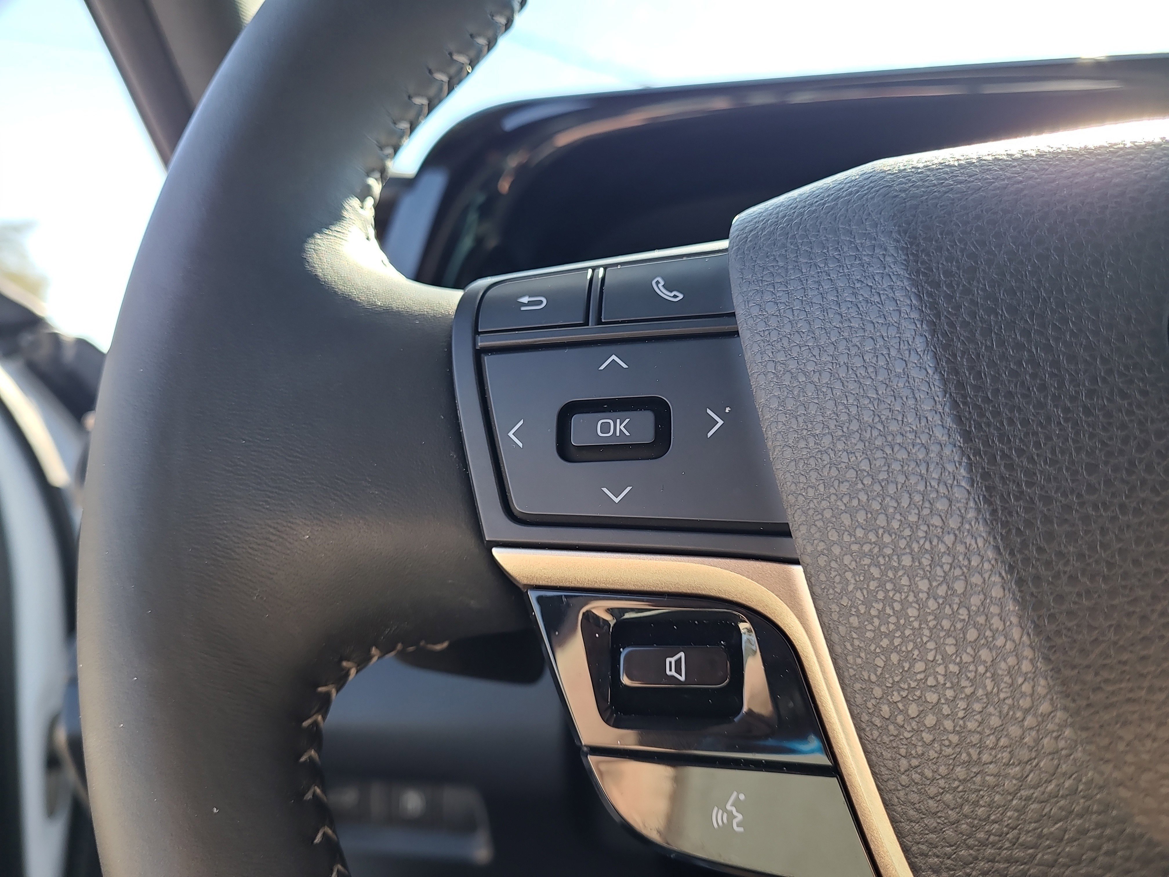 Used 2025 Toyota Crown Signia image 22