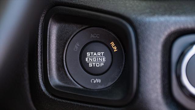 Used 2025 Jeep Gladiator Sport AWD/4WD image 24