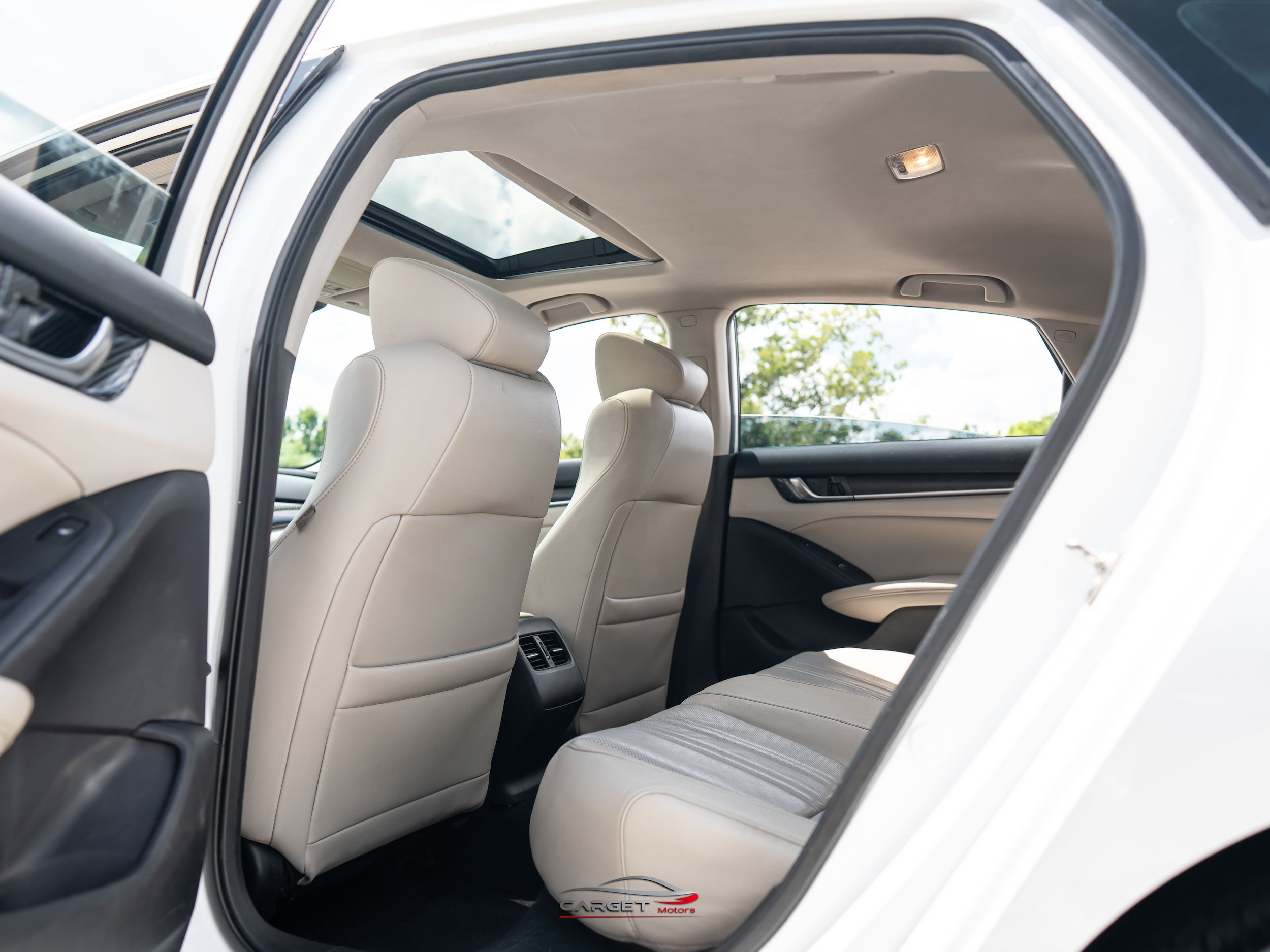Used 2019 Honda Accord Touring image 19