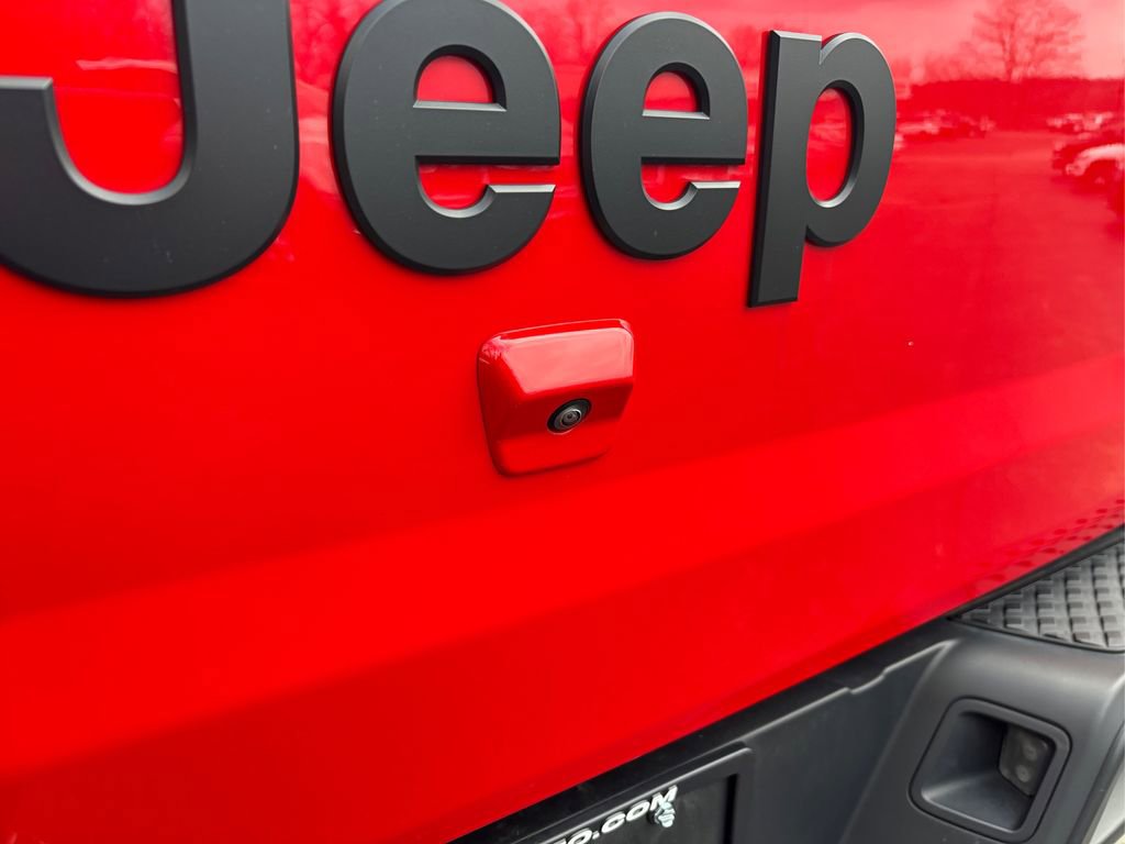 Used 2023 Jeep Gladiator Sport image 16