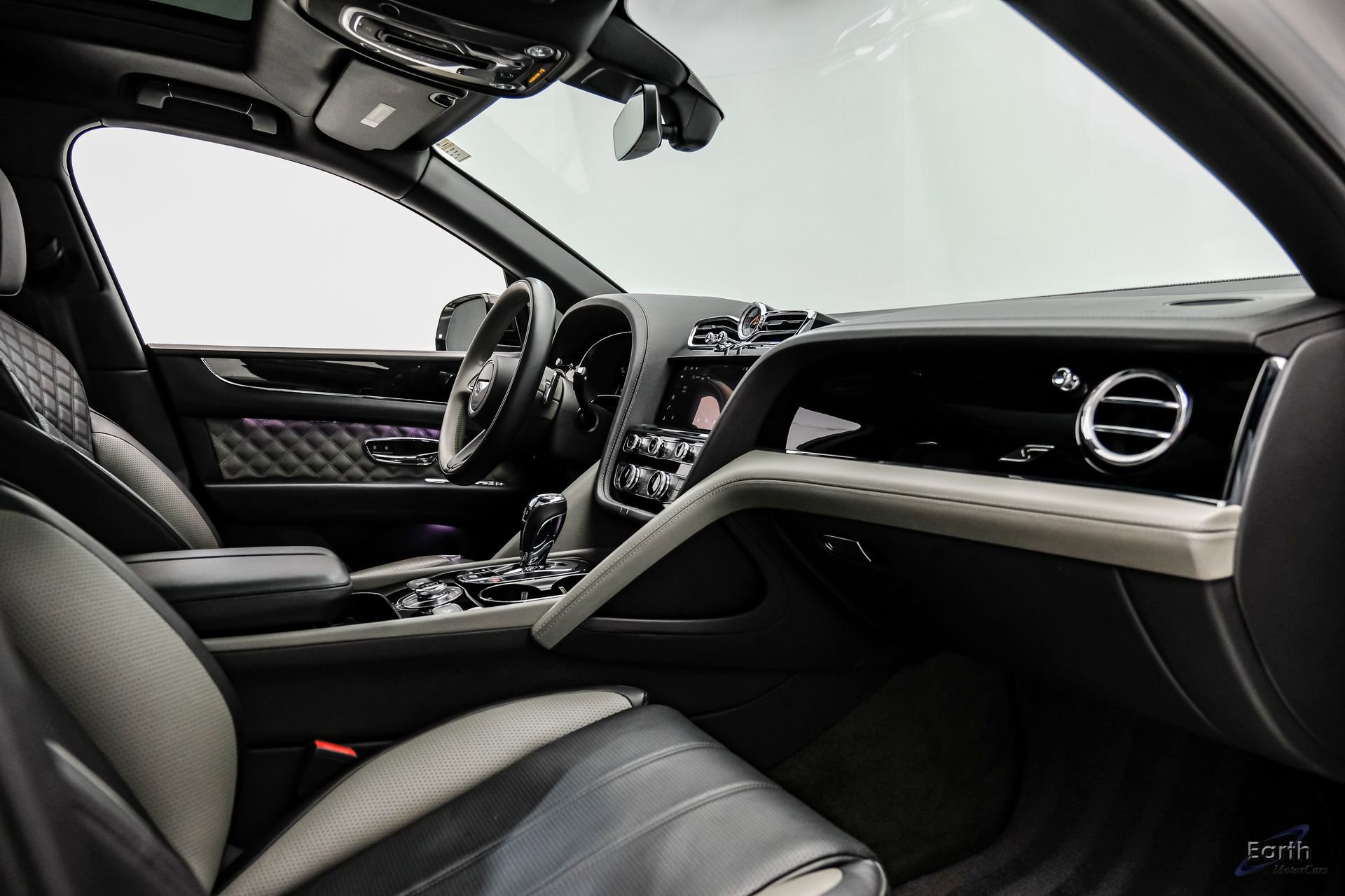 Used 2022 Bentley Bentayga AWD/4WD image 47