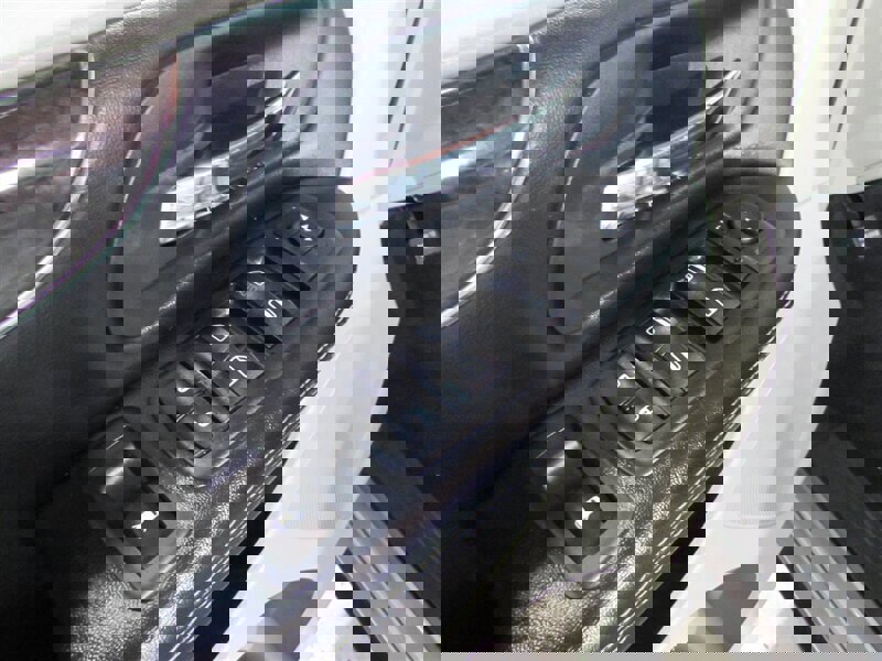 Used 2014 Chrysler Town & Country Touring image 77