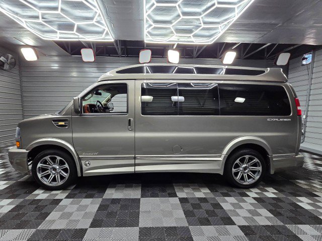 Used 2020 Chevrolet Express 2500 w/ Enhanced Convenience Package RWD image 9