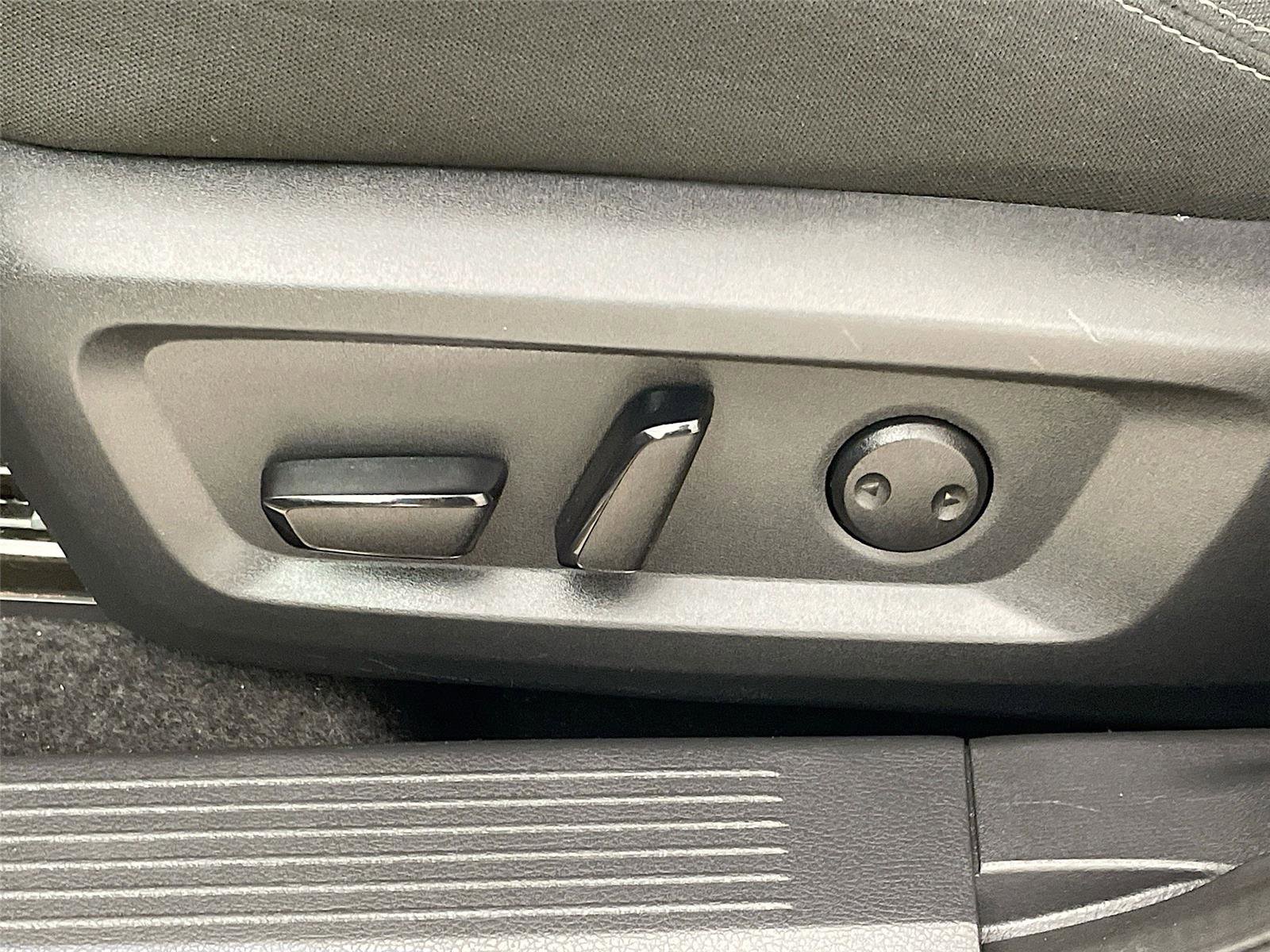 Used 2025 Nissan Rogue SV AWD/4WD image 20