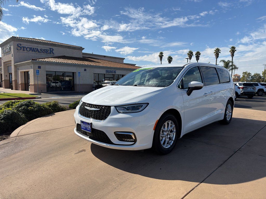 Used 2023 Chrysler Pacifica Touring-L
