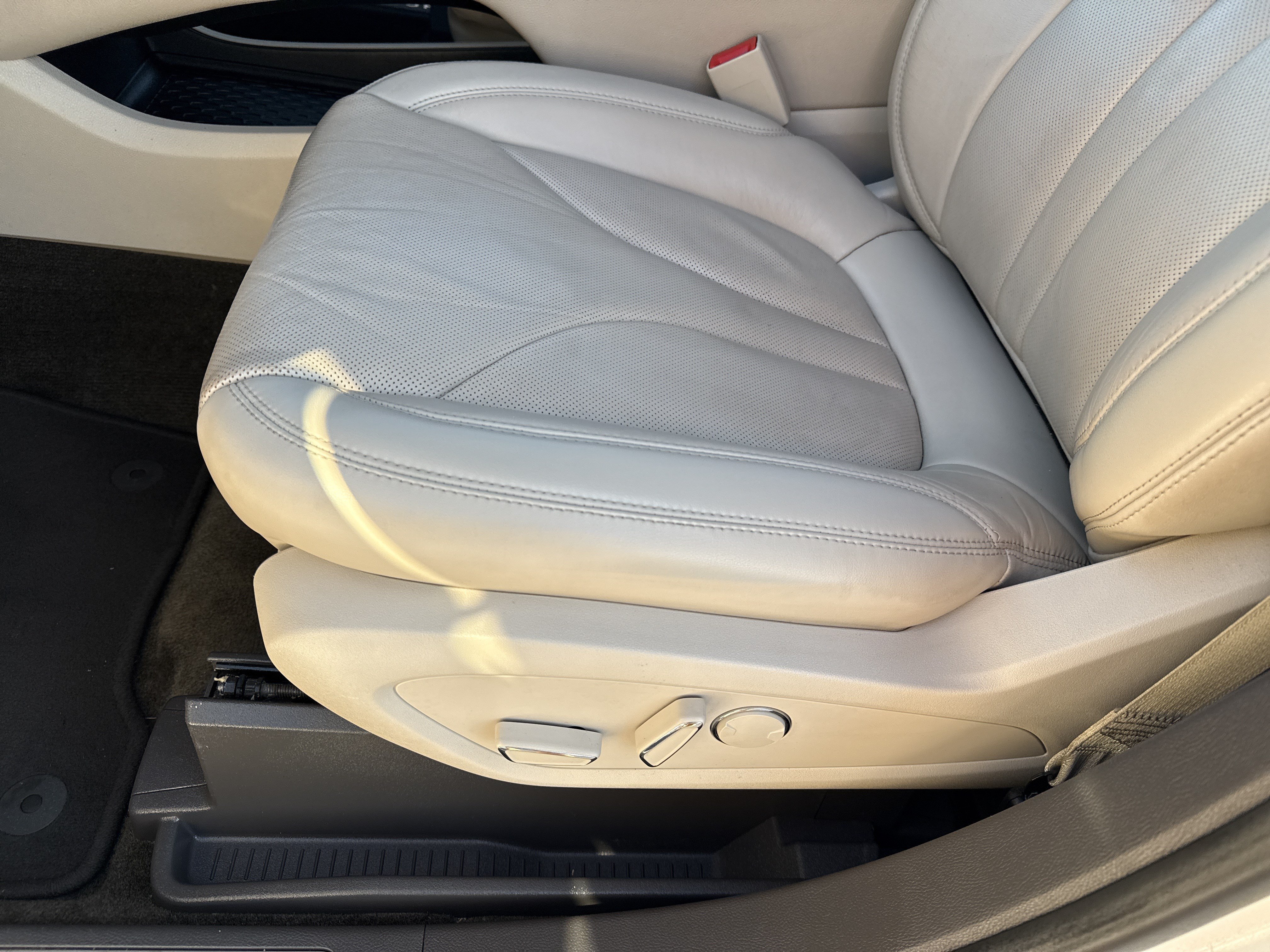 Used 2018 Lincoln MKX Reserve FWD image 14